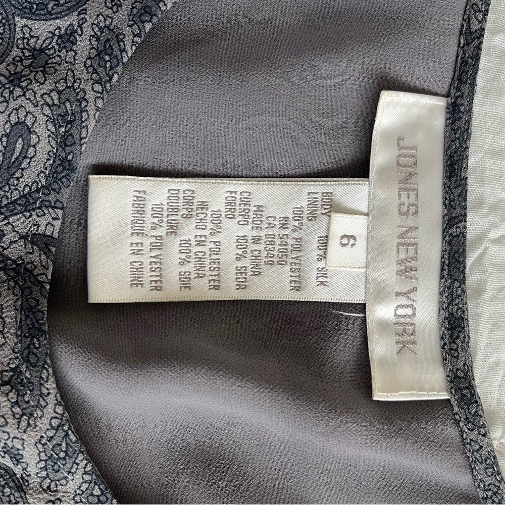 Quiet Luxury 100% Silk Grey Paisley Sleeveless Shell Blouse Size 6 - Picture 5 of 7